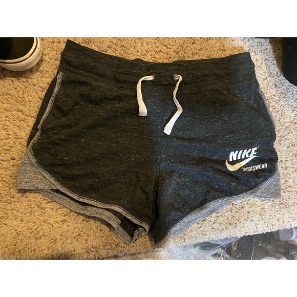 Nike womens small soft shorts - Picture 1 of 3